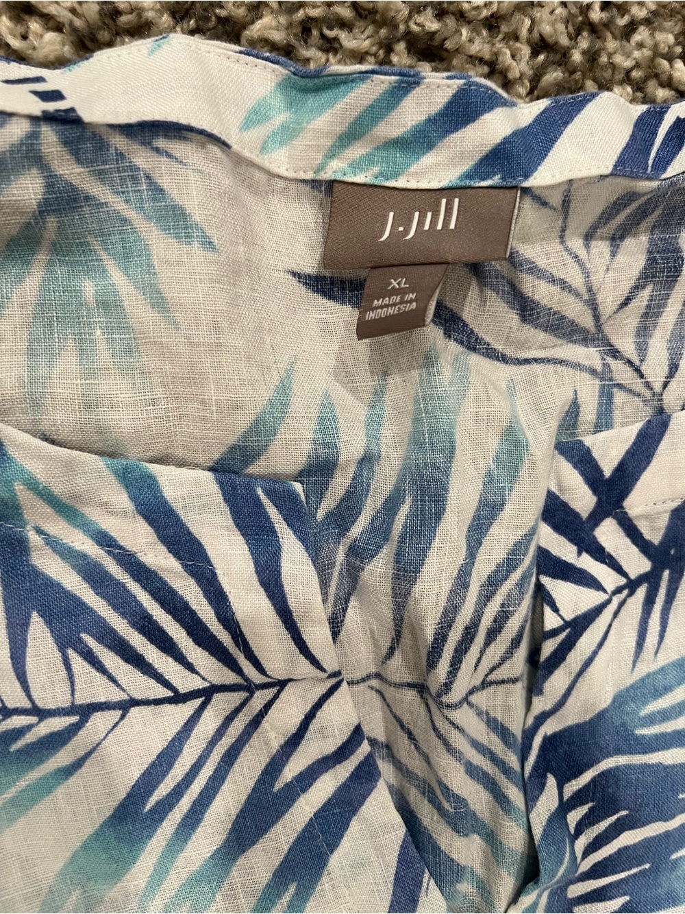 J Jill linen Lightweight White Tunic with Blue Palm Print - Picture 2 of 5